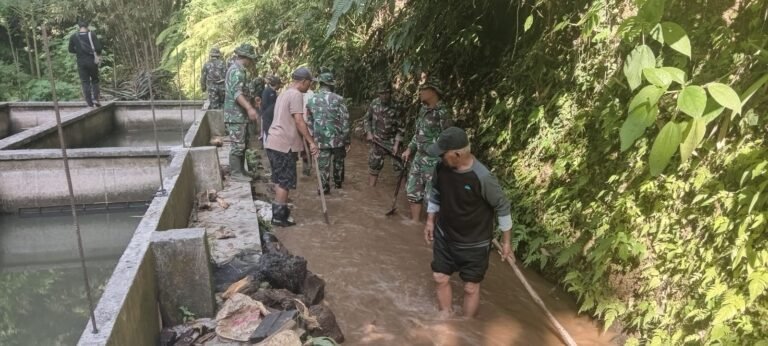 Kodim 1626/Bangli Normalisasi Saluran Irigasi Subak Tampadeha, Dukungan Nyata untuk Ketahanan Pangan di Kabupaten Bangli