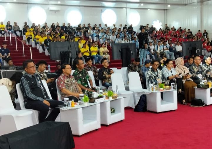 Debat Ketiga Calon Bupati dan Wakil Bupati Kabupaten Mitra Sukses di Gelar, Personil Gabungan Kodim 1302/Minahasa dan Polres Mitra Bersinergi Amankan Kegiatan Tersebut