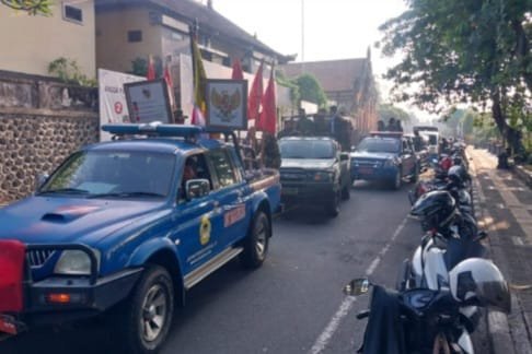 Danramil Klungkung Hadiri Pemberangkatan Pataka Panji-Panji Dan Surat Sakti Pahlawan Nasional I Gusti Ngurah Rai Menuju Kabupaten Bangli