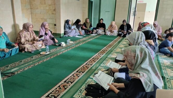 
					Persit KCK Kodim 1615/Lotim Gelar Pengajian Rutin Bertema “Thaharah”