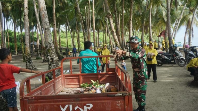 Pembersihan Pantai Membuku dalam Rangka Hari Juang TNI AD Tahun 2024