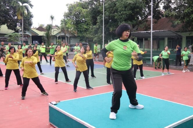
					Berkeringat, Sehat Dan Bahagia, Dandim Klungkung Gelar Olahraga Bersama