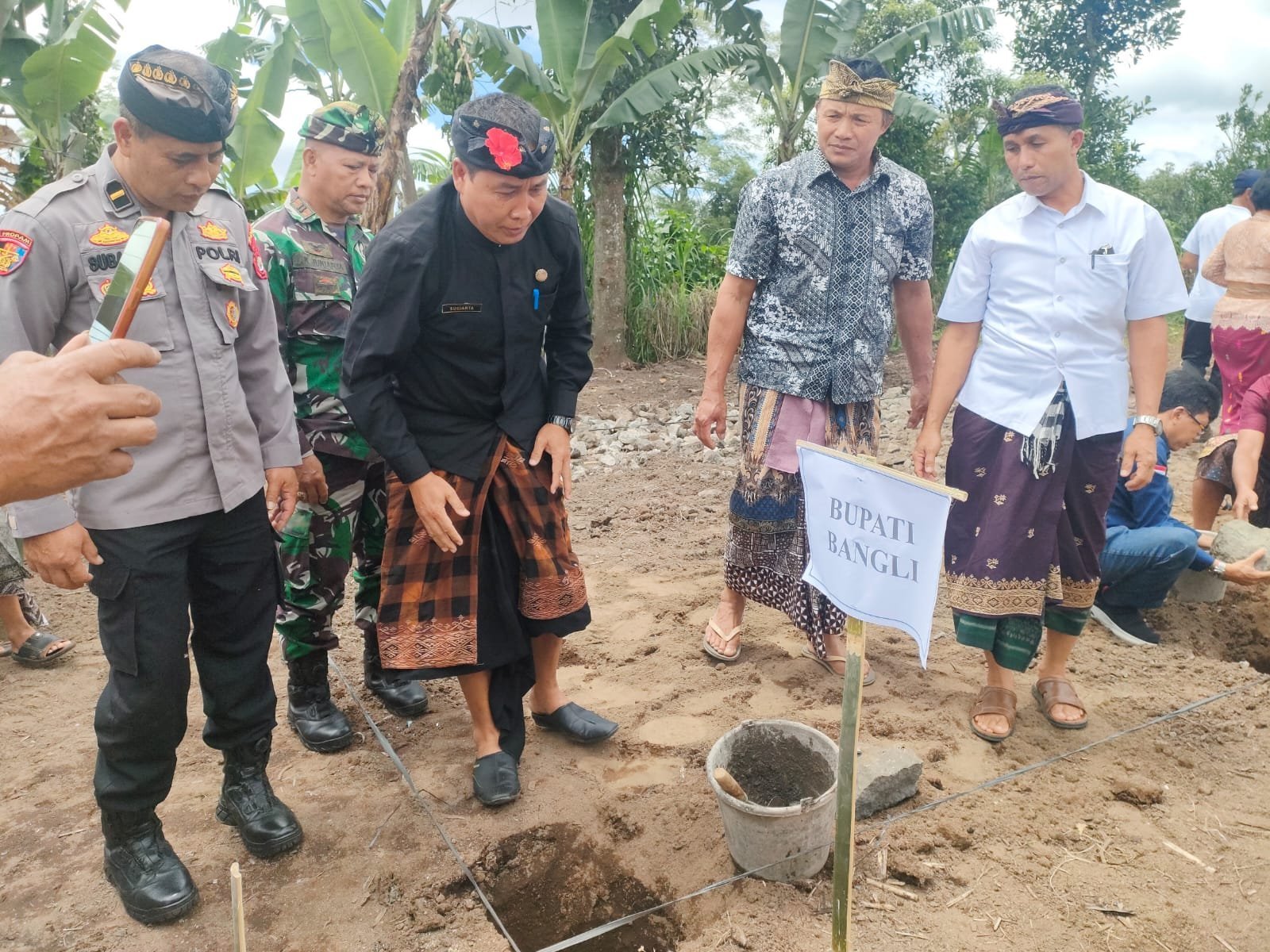 Babinsa Tiga Hadiri Seminar Pengembangan Desa Adat Menjadi Desa Wisata