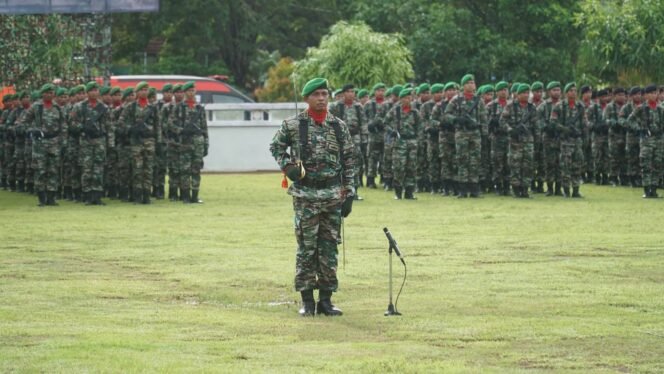 
					Dandim 1626/Bangli Bertindak sebagai Komandan Upacara pada Peringatan Hari Juang TNI AD 2024 di Lapangan I Gusti Ngurah Rai, Kepaon