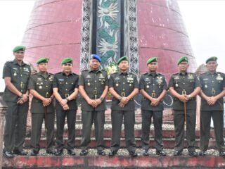 Peringati Hari Juang TNI AD Ke - 79 Kodim Sintang Laksanakan Ziarah Rombongan