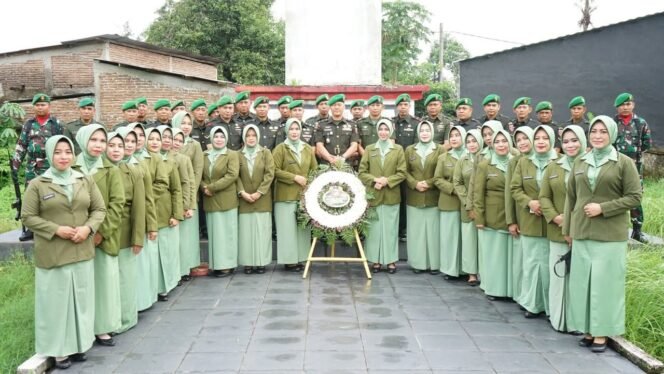 
					Peringati HJK,Kodim 1409/Gowa Bersama Rindam XIV/HSN Ziarah TMP Romang Lompoa