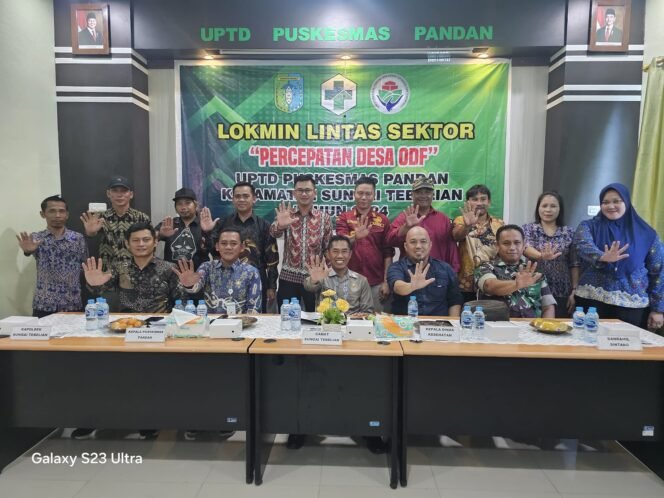 
					Babinsa Sintang Hadiri Lokakarya Mini Lintas Sektoral Dalam Rangka Peningkatan Percepatan Pencapaian Desa ODF