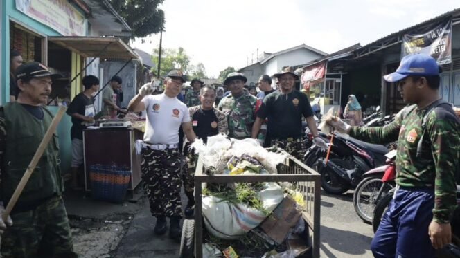 
					Kodim 0711/Pemalang Gelar Karya Bakti di Moga Sambut Hari Juang TNI AD
