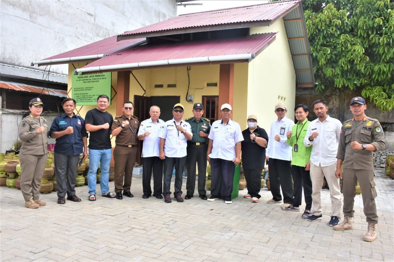 Pasi Log Kodim Sintang Ikuti Sidak Stok Pangan dan Harga Jelang Nataru