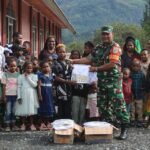 Anak-Anak Sekolah Minggu Terima Kaos Dari KASAD