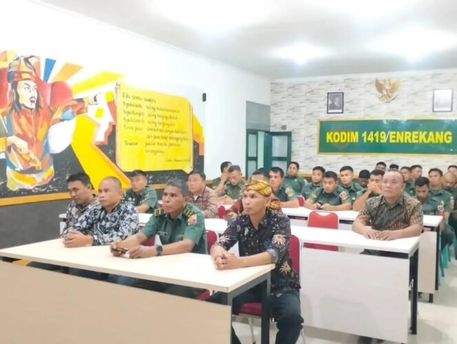
					Nobar Kasad Award Kampung Pancasila 2024 di Aula Makodim 1419/Enrekang Berlangsung Khidmat