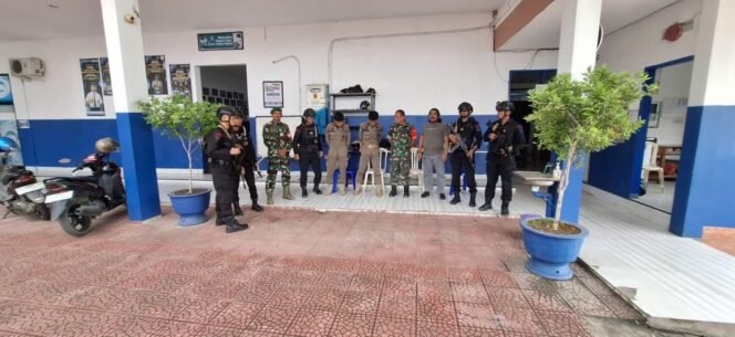 
					Babinsa Kodim 1407/Bone Aktif Bantu Pengamanan Natal dan Tahun Baru 2025