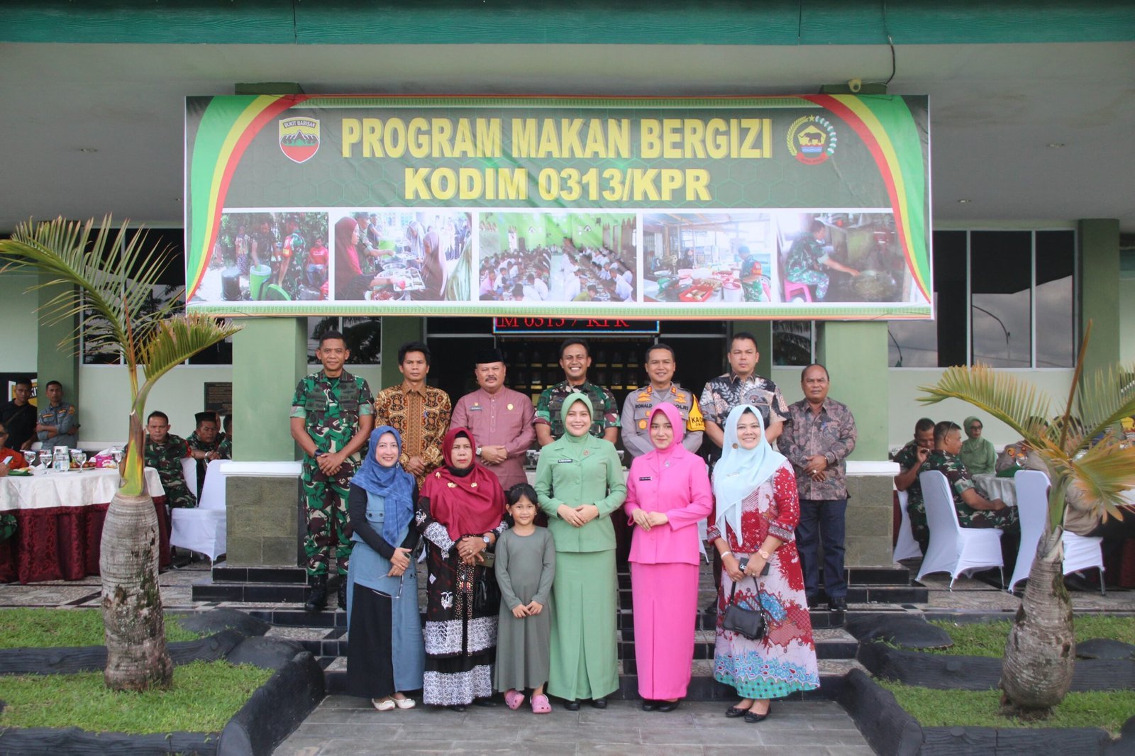 Kodim 0313/KPR Gelar Makan Bergizi, "Dukung Program Pemerintah Ciptakan Generasi Indonesia Emas".