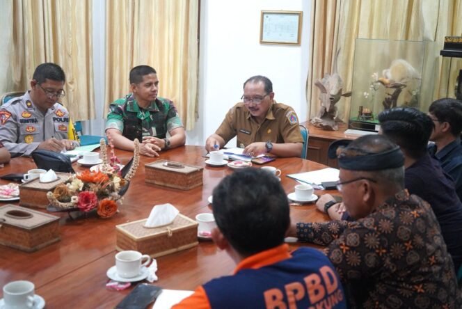 
					Dandim Klungkung Hadiri Rapat Teknis Antisipasi Kerawanan Daerah Dan Pemetaan Potensi Konflik Sosial Kabupaten Klungkung Jelang nataru