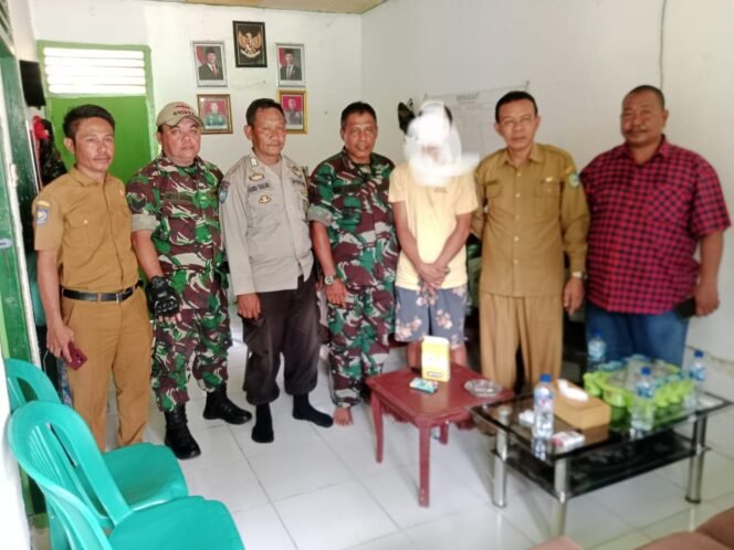 
					Anggota Koramil Woha Bongkar Ruko Diduga Tempat Transaksi Narkoba di Pasar Tente