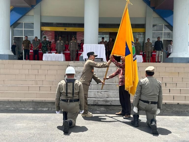 Dandim 1614/Dompu Diwakili Pasi Pers Hadiri Upacara Serah Terima Pataka Lambang Daerah Provinsi NTB