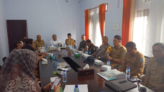 
					Dandim 1614/Dompu Dampingi Wamen Kementerian Perumahan Dan Kawasan Permukiman RI