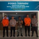 Babinsa Memantau Keamanan Natal dan Tahun Baru di Bandara El-Tari Kupang
