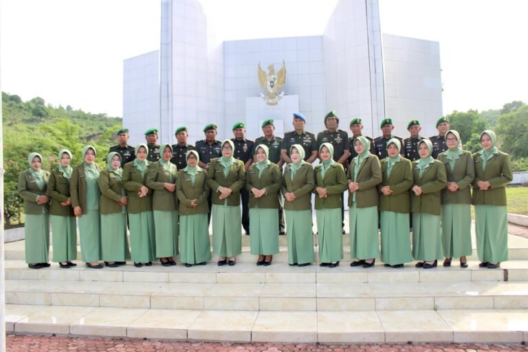 Sambut Hari Juang TNI ke-79, Kodim 1608/Bima Gelar Ziarah ke Makam Pahlawan