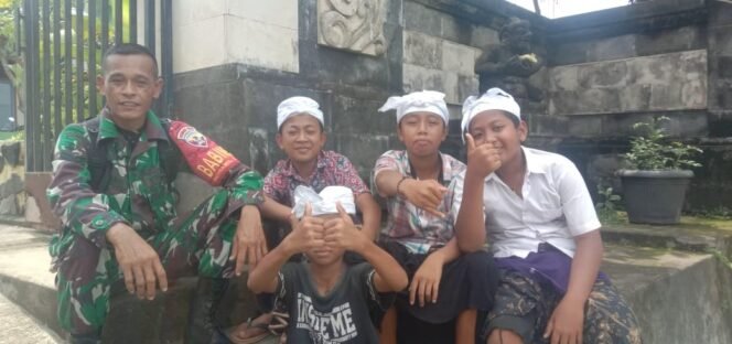 
					Jaga Ketertiban Masyarakat, Babinsa Koramil 02/Susut Ingatkan Anak-anak dan Remaja Tidak Main Petasan