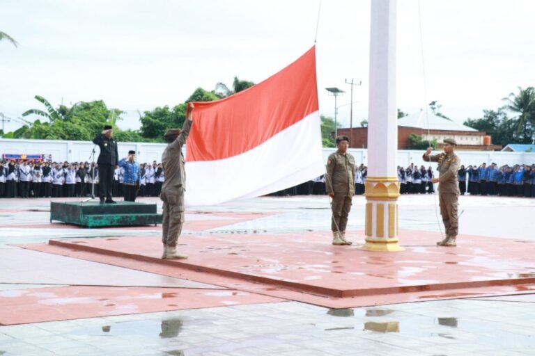 Dandim 1426 Takalar Hadiri Upacara Hari Kesadaran Nasional Dirangkaikan Dengan Hari Bela Negara Ke-76, Hari Guru Nasional, HUT Ke-79 PGRI dan Peringatan Hari Korban 40.000 Jiwa