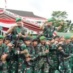 Mayjen TNI Jamallulael Resmi Jabat Pangdam Tanjungpura, turut hadir Brigjen TNI Purnomosidi, Danrem 121/Abw pada upacara penyerahan Pasukan