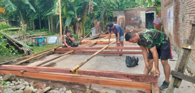 
					Wujud Kepedulian, Kodim 1426 Takalar Bersama Pemda Takalar Rehab Rumah Tidak Layak Huni