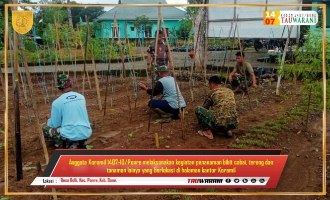 
Anggota Koramil 1407-10/Ponre Laksanakan Penanaman Bibit untuk Mendukung Ketahanan Pangan