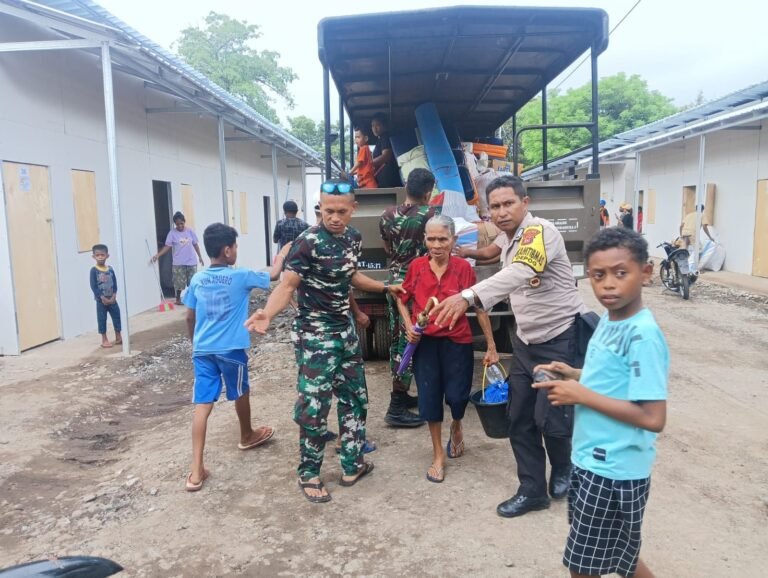 Senang dan Haru, Penyintas Erupsi Lewotobi Dapatkan Hunian Baru