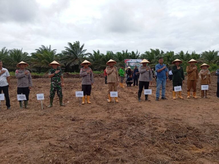 Dandim 1207/Pontianak Hadiri Kegiatan Penanaman Jagung Serentak Tahun 2025