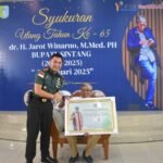 Dandim Sintang Hadiri Kegiatan Peluncuran Buku “Sintang Bersama Jarot”