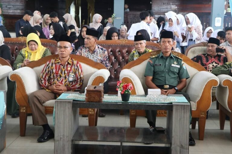 Wakili Dandim, Pasipers Kodim 1205/Sintang Hadiri Peringatan Isra’ Mi’raj Kabupaten Sintang