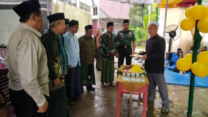 
					Pasi Intel Kodim Sintang Hadiri Peringatan Isra Mi’raj Nabi Muhammad SAW dan Milad ke-5 Ponpes Baitul Quran