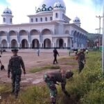 Koramil 1502-08/Bula Gelar Jumat Bersih, Peduli Kebersihan Masjid Al Ikhwan