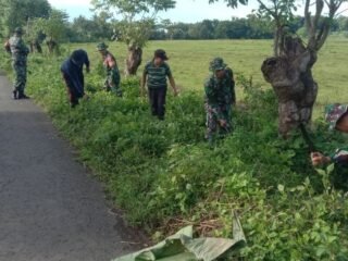 Kerja Bakti Koramil 1426-02/Polsel, Bersama Warga Wujudkan Lingkungan Yang Bersih