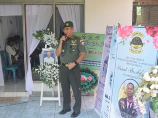 Dandim 1621 TTS Beserta Ketua Persit Cab XX DIM 1621 TTS Hadiri Pemakaman Almarhum Purn PNS Eliaser Yohanis