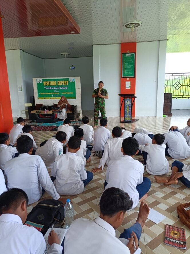 
					Kodim 1608/Bima Berikan Edukasi Kedisiplinan dan Anti Bullying di SMPIT Insan Kamil Kota Bima