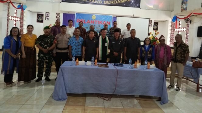 
					Dukung Program Pemerintah Keluarahan Oebobo, Babinsa Hadiri Pelantikan Pengurus RT-RW