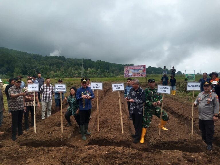 Danramil 1302-04/Remboken Hadiri Pencanangan Gerakan Tanam Tanaman Pangan dan Hortikultura Tahun 2025