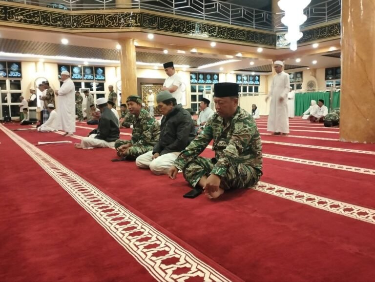 Personel Kodim 1425 Jeneponto Bersama Instansi Terkait, Gelar Sholat Subuh Berjamaah, Doa Dan Dzikir Bersama