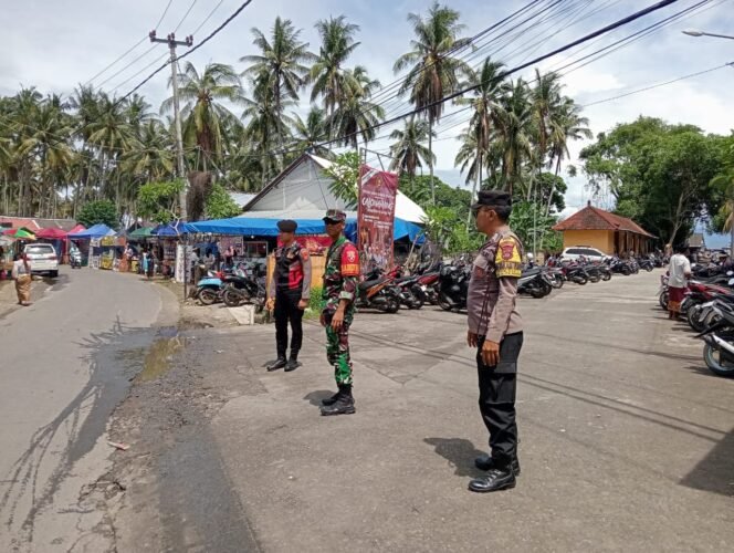 
					Beri Pelayanan Sukseskan Upacara Keagamaan, Wadanramil Nusa Penida Kerahkan Babinsa Lakukan Pengamanan