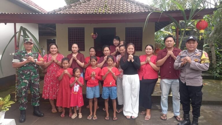 Pastikan Aman Dalam Perayaan Imlek, Babinsa Koramil 04/Kintamani Lakukan Pengamanan