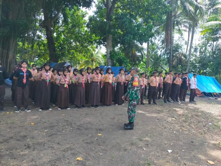 Membangun Karakter Bangsa: Babinsa Tegalrejo Beri Materi Wasbang dalam ‘Persami’