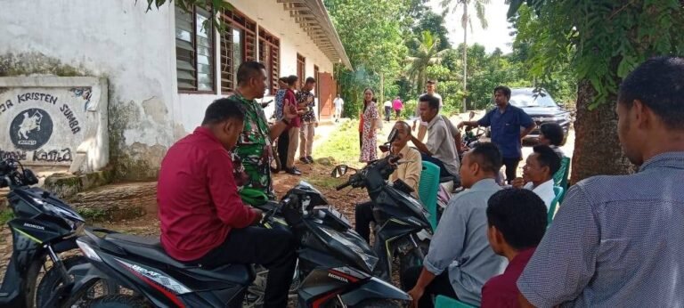 Babinsa Koramil 04/Tabundung Monitoring Ibadah Minggu Pagi di GKS Karita