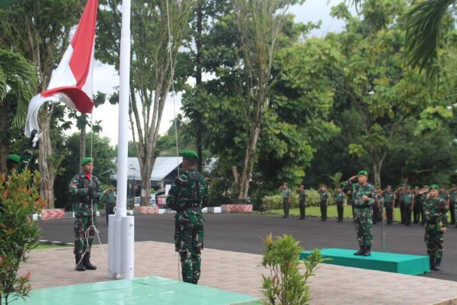 
					Dandim 1309/Manado Pimpin Upacara Bendera Mingguan