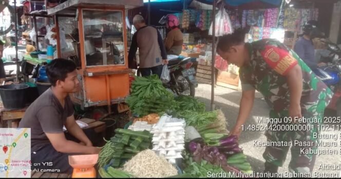 
					Babinsa Kelurahan Batang Bungo Monitoting Harga Sembako Di Pasar Atas Muara Bungo