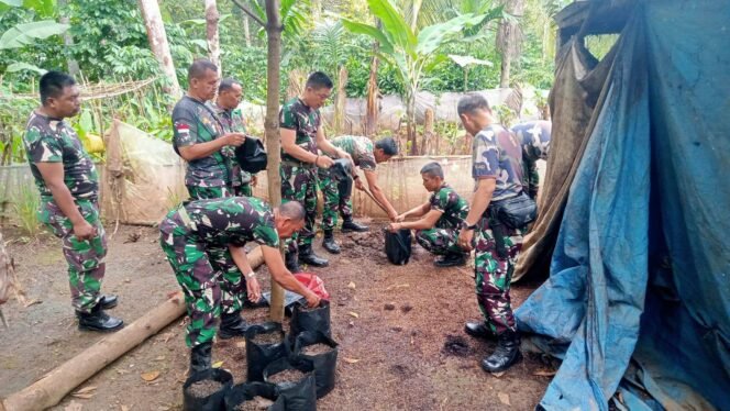 
Siasati Pekarangan, Prajurit Koramil 412-10 Tanjung Raja Lomba Demontrasi Plot