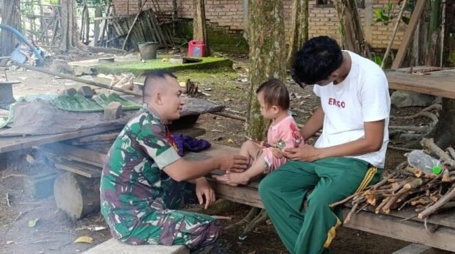 
					Babinsa Serda Joko Persona Sosialisasikan Pencegahan Stunting di Wilayah Binaan