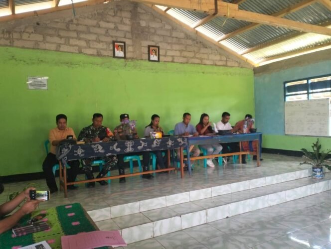 
					Babinsa Koramil 01/Lewa Hadiri Musyawarah Ketahanan Pangan di Desa Praihambuli