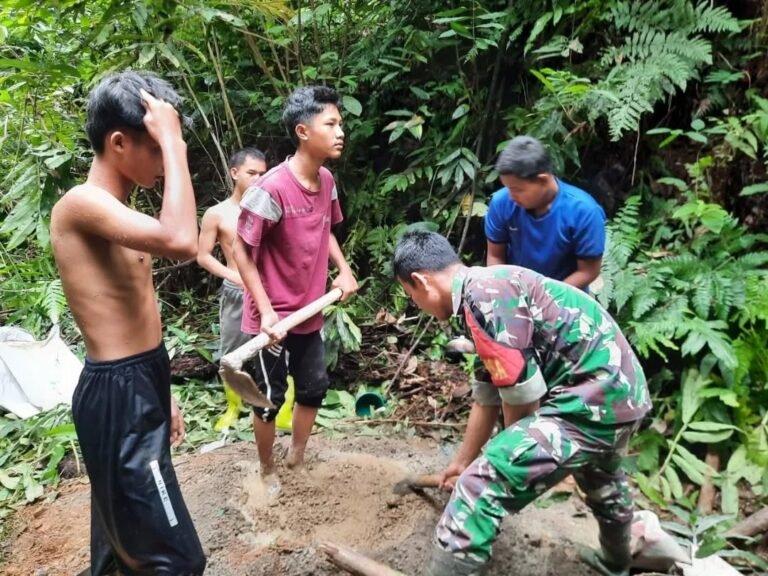 Kodim 0416/Bute Bangun Saluran Air Bersih untuk Ponpes Babul Muarif dan Warga Desa Timbolasi